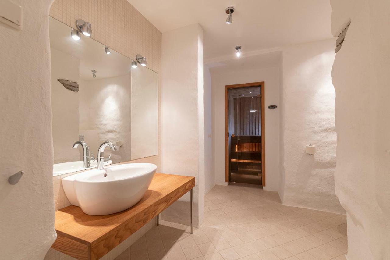 Housing 2 Bdr 2 Bathroom With Sauna At Carl Engel Luxury House Apartment *
